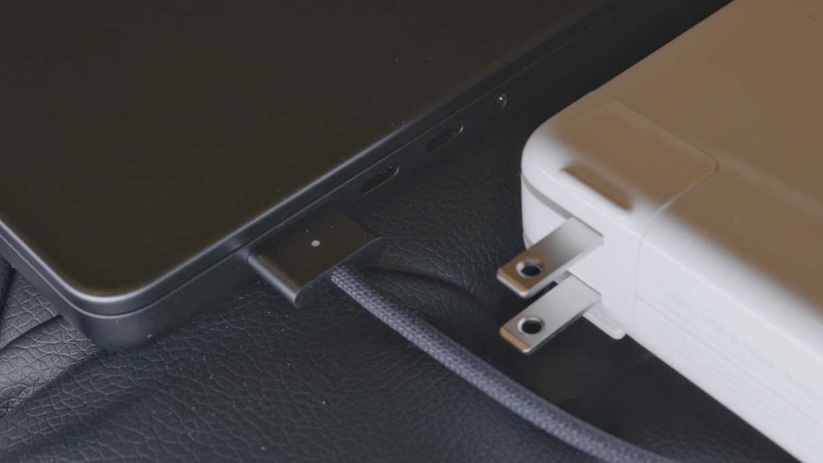 Space Black MagSafe kabel MacBook Pro